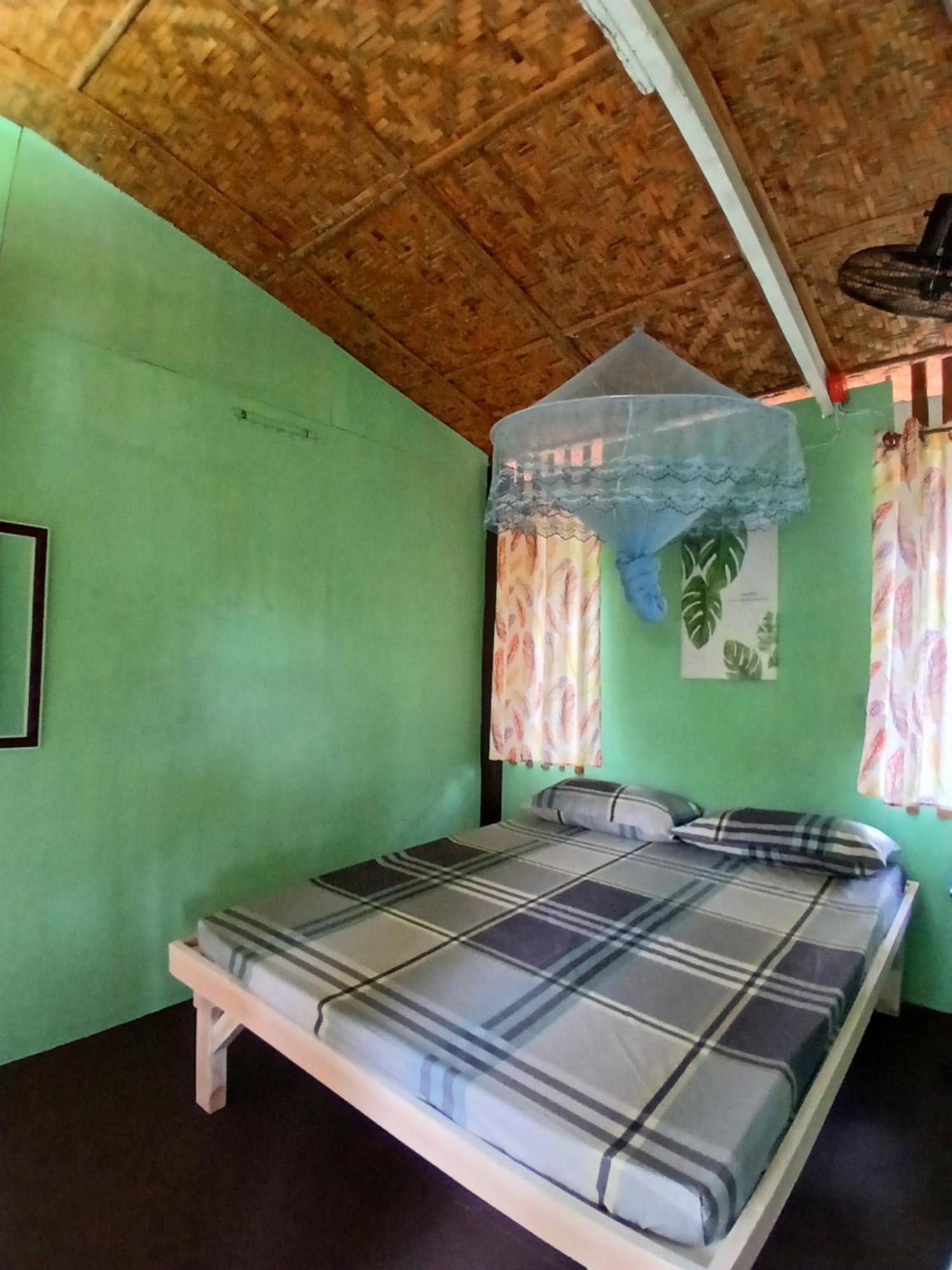Bohol Hammock Hostel *
